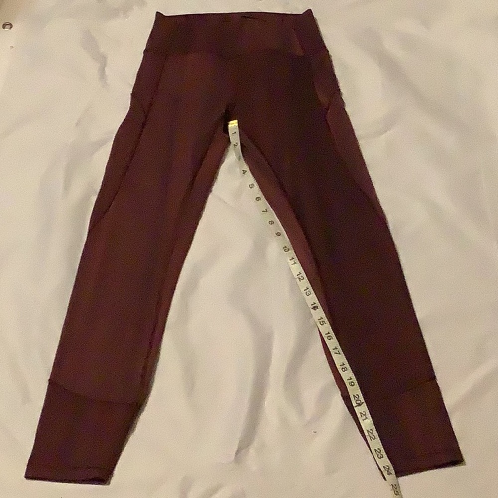 Lululemon Mid length leggings. L4-10